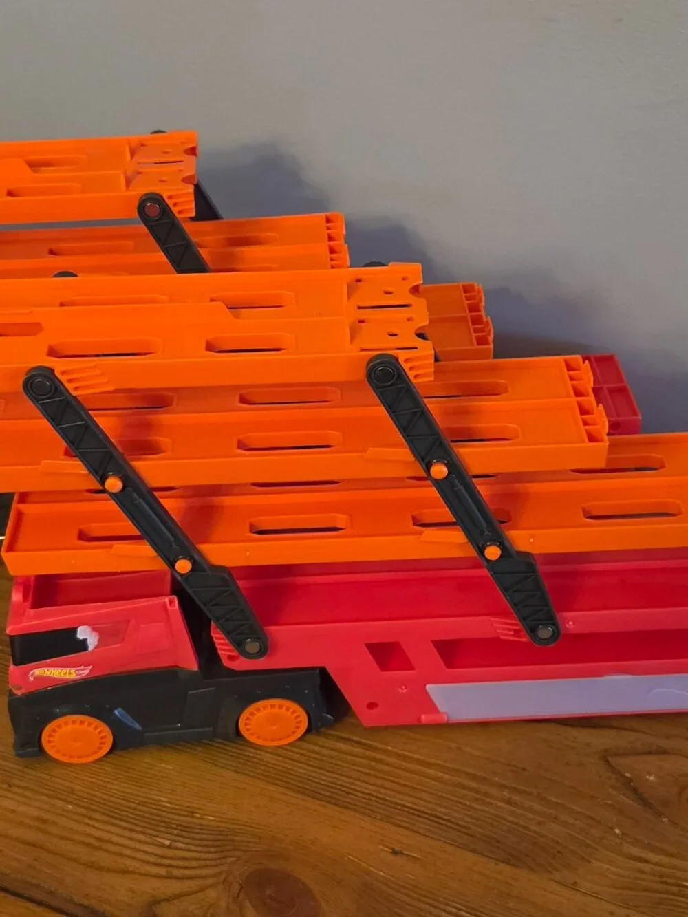 Hot Wheels Mega Hauler set of 2
